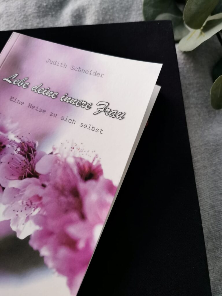 Taschenbuch "Lebe deine innere Frau"